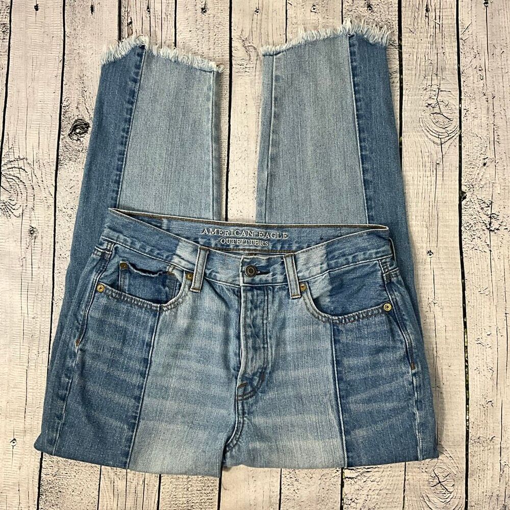 AMERICAN EAGLE Vintage Hi Rise Two Tone Crop Jeans